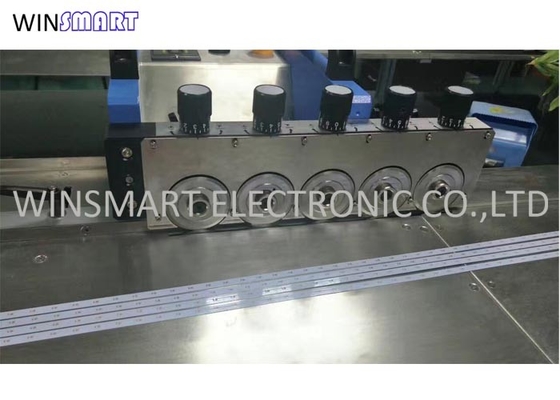 Un buen precio. PWB circular Depaneling de la cuchilla de la máquina del PWB V exacto de 5 cuchillas que acanala en línea